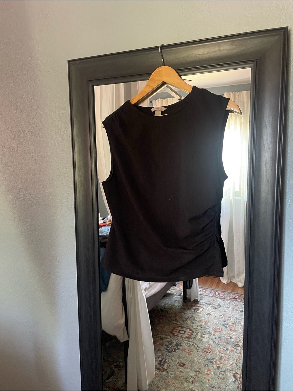 H&M Black Sleeveless Ruched Side Tank Top